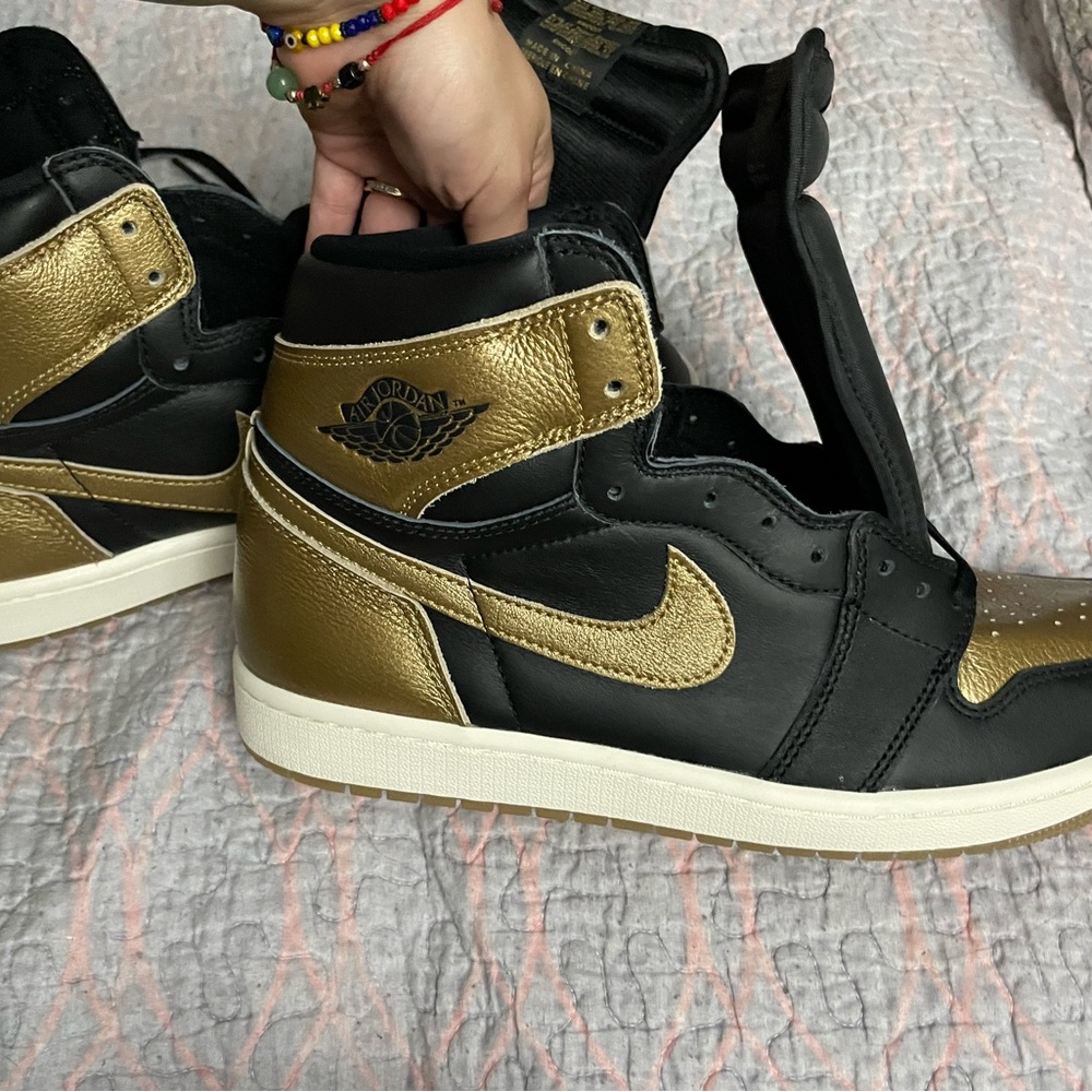 Air Jordan 1 Retro High OG Black Metallic Gold Men's shoes  DZ5485-071 size 11m